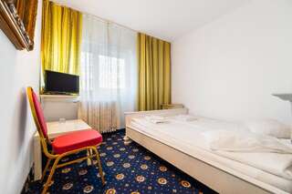 Отель Hotel Cetate Imparatul Romanilor Алба-Юлия Бюджетный двухместный номер с 1 кроватью-2